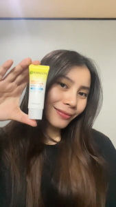 Garnier Bright Complete Vitamin C Water Gel Moisturizer (Pelembap tekstur gel cepat meresap untuk mencerahkan dan melembapkan kulit)