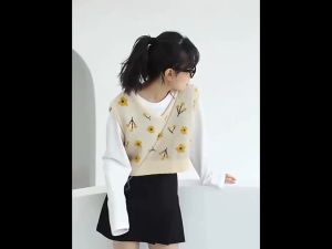 Rompi Vest Rajut Wanita Vneck Knit Sweater Rajut Tanpa Lengan Motif Bunga / Atasan Rajut Flower Vest Fashion Outer Knitted SM P564