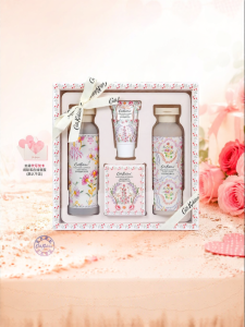 Cath Kidston | Hộp Quà Chăm Sóc Tắm & Cơ Thể Hương Hồng