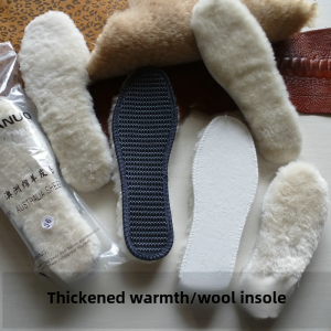 พื้นรองเท้าขนแกะแท้พื้นรองเท้าขนแกะทั้งตัวหนาพิเศษสำหรับทั้งผู้ชายและผู้หญิงรองเท้าลุยหิมะรองเท้าผ้าฝ้ายขนยาวกันหนาวแบบตัดทั้งแผ่น