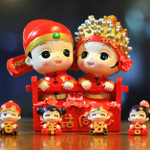 Creative Wedding Gift for Bridesmaid New Home Decor Resin Figure Couple Sculpture Living Room Bedroom Decoration Wedding Celebration