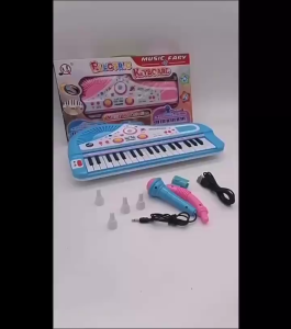 [พร้อมส่ง]เปียโนอิเล็กทรอนิกส์ 32คีย์ พร้อมไม ของเล่นเด็ก MQ-32K ด้วยขาตั้งและไมโครโฟนพลาสติกคุณภาพดีใช้ถ่าน AA 4ก้อน