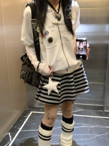 Váy Ngắn Chữ a Cạp Cao Kẻ Sọc Cổ Điển Cho Nữ Mùa Hè Thiết Kế Đa Năng Váy Ngắn Xếp Ly Che Mông Váy Ngắn Chữ a