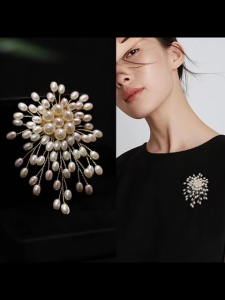 Eye-catching Pearl Rhinestone Floral Brooch Retro Women Brooch Pin for Dresses Bags Hair Decoration