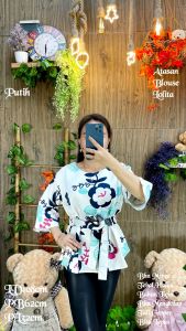 Atasan Blouse Wanita Lolita detail keterangan ada digambar import kualitas import 250gram