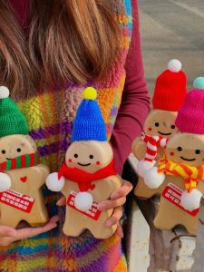 Christmas Decorative Food Grade Gingerbread Man Milk Tea Bottle Disposable Cup Snowman Cup for Beverages Plastic Cup