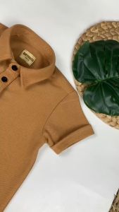 Bronkis Junior Kemeja Anak Laki Laki Lengan Pendek Bahan Pique Warna Mocca untuk usia 0 - 10 tahun