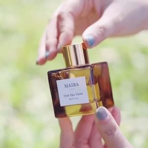 Tinh dầu thơm phòng thiên nhiên MAIBA cao cấp nhập khẩu hộp vàng sang trọng kèm que gỗ tự khuếch tán nước hoa thơm 50ml