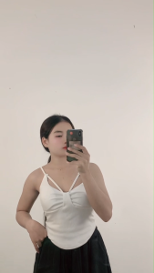 ชุดเซ็ต2ชิ้นเรียบหรูใส่สบาย เสื้อถักสายเดี่ยว+กระโปรงพลีทสีดำ