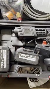Máy Rửa Xe Cầm Tay Hitachi 2 Pin 10 Cell Động Cơ Lõi Đồng Công Suất 1500W Tiện Lợi Dùng Pin