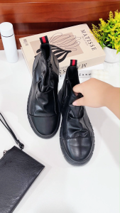 Mens Martin Boots Black British Cowboy Black Leather Boots for Men and Womens Soft Leather Retro Hiking Boots