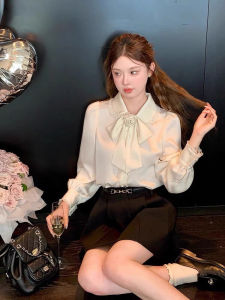 Chic Butterfly Knot & Cold Tone Collar Shirt: A Unique Commute Style