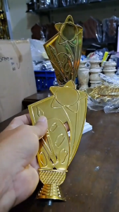 Piala Figur FN129 MELUKIS (20 pcs) Kepala Piala Murah