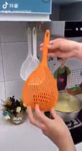 Saringan Sendok Besar Bahan Nilon Gagang Tirisan Sayur Mie Sendok Saringan Mie dan Sayur Besar