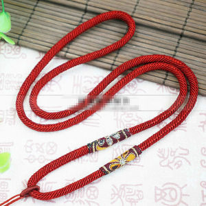 สร้อยคอแบบถักมือต้นฉบับสําหรับผู้ชายและผู้หญิง สร้อยคอหยกทันสมัยด้วยการออกแบบทองเหลืองมรกต