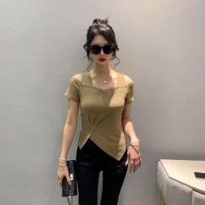 2025 Summer Womens Fashion High end Slimming and Slimming Solid Color Off Shoulder Simple and Casual Western V-neck Short sleeved T-shirt