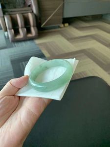 Jadeite jade bangle 55.1mm can view and try 缅甸天然翡翠手镯a货