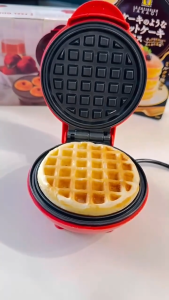 【24Hours Shipped】Mini Waffle Maker Nonstick Nonstick Surface Sandwich Cake Baking Tray Compact Quick Heat-Up Household Breakfast Electric Baking Pan for Kitchen Appliance Breakfast