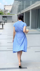 [MUA 2 GIẢM 25K] Đầm nữ dáng A xòe rã đô kiểu cổ sơ mi nẹp phối sọc xéo chất kate sọc sang trọng thời trang GUMAC LDF0701