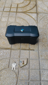Hộp nhựa mini có khóa gắn xe máy - phù hợp mọi dòng xe (xe số-tay ga) an toàn tiện lợi dễ lắp đặt