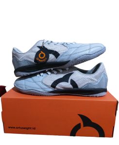 SEPATU FUTSAL ORTUS CATALYST VISION V3 GREY TERBARU BONUS TAS DAN KAOS KAKI