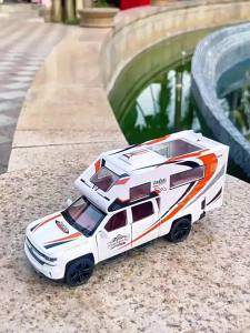 1:32 Camper Van Cartoon Bear Caravan Alloy Models Cars Diecast Toy Light Music Doors Opened Miniature RV Vehicle Children Gifts