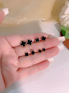 Bestella💗Anting Mode Wanita/Anting Baja Tahan Karat/Anting Semanggi Berdaun Empat Kelas Atas COD