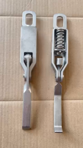 Khóa tôm/ tay khóa bửng xe tải / tay khóa tôm chất liệu làm từ inox đúc 304 cao cấp chống gỉ sét chịu lực tốt.