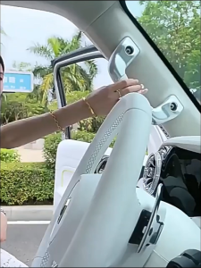 Gối kê cổ bằng mút hoạt tính gối tựa đầu ô tô thiết kế công thái học giúp giảm mệt mỏi.