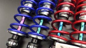 โช็คโชบิ โช็คChobi PCX N-MAX X-MAX AEROX แกนรุ้ง(ปรับรีบาวได้ )310/320 มิล งานประกอบ