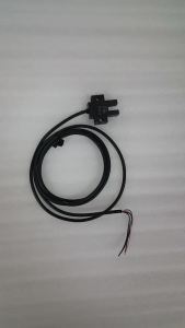 1Pcs ใหม่และต้นฉบับ EE-SX670-WR EE-SX670P-WR OMRON Micro Photoelectric Switch Sensor 1M