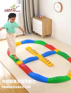 Training equipment for sensory integration kindergarten tactile balance board childrens indoor single wooden bridge balance beam vestibular household toys