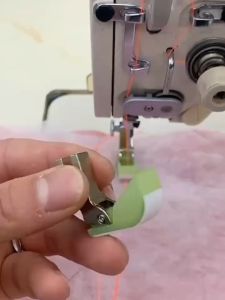 Chân vịt chần bông (đế xuồng) sử dụng cho máy may công nghiệp