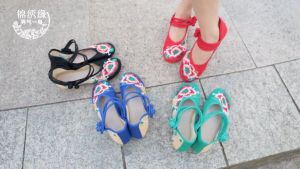 daidai (Ready Stock) Women Hanfu Embroidered Shoe Chinese Floral Shoes Cheongsam Flat Red White Black 老北京布鞋女绣花鞋民族风古风汉