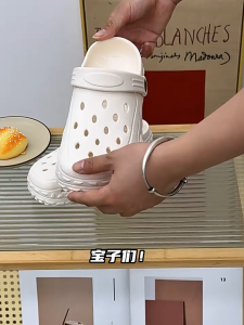 Sục nam nữ Cro chất liệu siêu nhẹ đế mềm phù hợp các cặp đôi