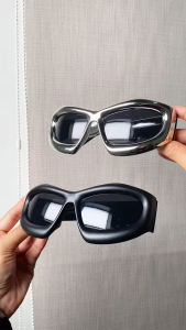 H046 Kacamata Hitam Cyberpunk Anti Silau & Stylish Kacamata Fashion Pria & Wanita