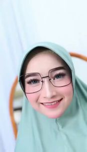 Hijab Bergo Bahan Jersey: Pilihan Nyaman Untuk Ibu Rumah Tangga