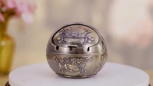 Creative Ashtray with Lid Covered Windproof Ashtray Indoor Outdoor Ash Tray Anti Smoke Flavor Ashtray Table Decoration