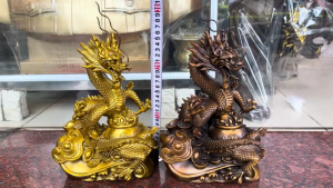 Tượng Rồng Bằng Đồng Râu Dài Ôm Hũ Vàng Tài Lộc Phong Thủy Cao 26cm Ngang 19cm Sâu 12cm Nặng 4kg