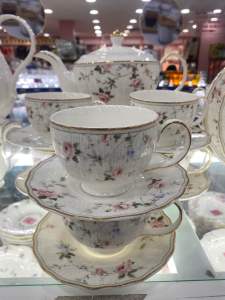 NEW ARRIVAL HOT🔥SALES LANGKAWI READY STOCK!!QUEENS PREMIUM PORCELAIN 13PCS TEA SET WITH TEA POT-