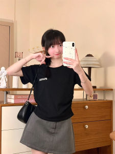 Áo Thun Cotton Ôm Vừa Vặn Mùa Hè Mới Cho Nữ Tay Ngắn Thêu Chữ Khăn Lông Cừu Đơn Giản Đa Năng Vai Áo Thường Ngày