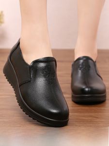 SHIPAILUO | Leather Fleece Lined Mom Slippers Soft Bottom Anti Slip Shoes For Middle Aged And Elderly Women Large Size Casual Slip On Flats