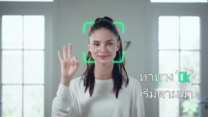 Selfie Stick 1.8 m ไม้เซลฟี่ ยืดได้ถึง 1.8 เมตร ขาตั้งกล้องไม้เซลฟี่ไร้สาย มีรีโมทเชื่อมต่อผ่านบลูทูธ ไม้เซลฟี่ ถ่ายภาพอัจฉริยะ ขาตั้งกล้องหมุนได้360°พกพาพร้อมระบบติดตามใบหน้าAIมาพร้อมไฟLED Bluetoothไร้สายป้องกันการสั่นไหว