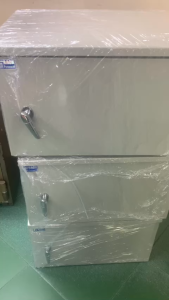 Tủ Rack FAM-RACK 6U-D400 Ngoài Trời – Chống Thấm Chống Gỉ Cửa Kính Chuẩn Rack 19 Inch – Hàng Chính Hãng