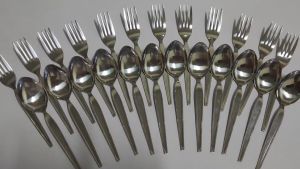 ช้อนส้อมสแตนเลสตราฉลามขาว หนา 1.5 มิล 12 คู่ (ช้อน12+ส้อม12) เงางาม แข็งแรง ทนทาน สินค้าไทย คุณภาพดี ช้อนส้อมสแตนเลส - Lazada