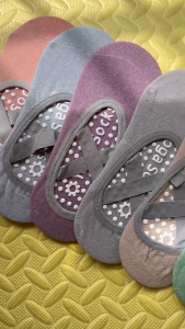 Yoga Non-Slip Socks Lndoor Fitness Breathable Pilates Silicone Sole Zumba Dance Sports Socks Moisture Wicking One Size Fits All