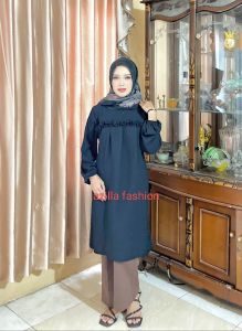 tunik perempuan dewasa kinta bahan crinkle reslleting depan tampilan yang elegan fashion wanita terbaru