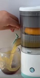 AT Tech Cordless Electric Citrus Juicer Machine With Tap USB Rechargeable Hands-Free Portable Fruits Juice Blender
