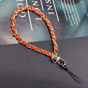 สร้อยคอโทรศัพท์มือถือผู้หญิงระดับไฮเอนด์ INS ทำมือ โซ่ข้อมือสั้น สไตล์สุดเท่ โซ่พกพา ทนทาน สายรัดข้อมือที่แข็งแกร่ง