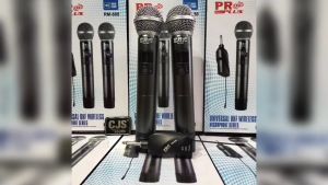 ไมโครโฟนไร้สาย Pro Plus RM-888